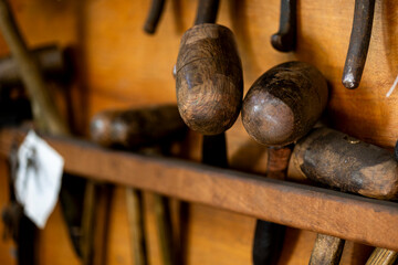 Several workshop tools on a wall © Mauro Rodrigues