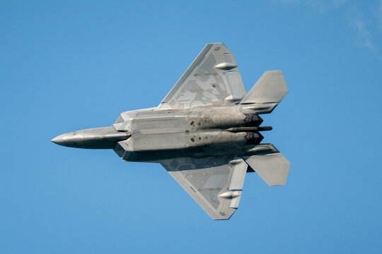 F22 Raptor flying through the sky
