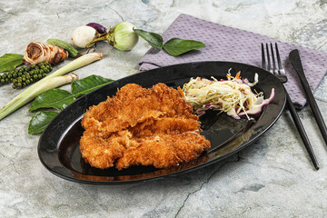 Tonkatsu fried cutlet with cabbage