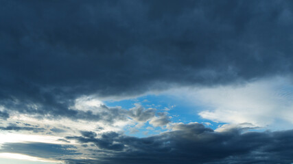 Fototapeta premium beautiful blue sky with dramatic clouds for abstract background