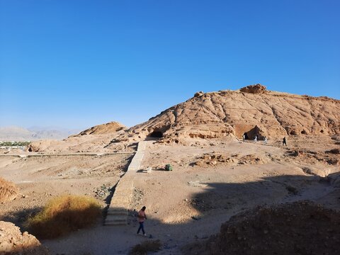  The mountains surrounding the historic ruins of Madyan Shuaib offer a stunning view. Madyan Shuaib is an archaeological site in the Al Bad Governorate of the Tabuk region in Saudi Arabia.