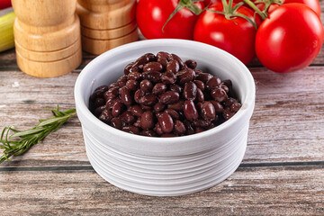 Canned black beans in the bowk