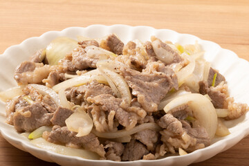 豚肉と玉葱の塩炒め