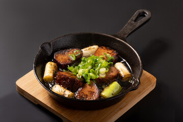 カツオのアヒージョ