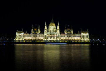 Fototapeta premium hungarian parliament building