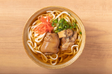 ［沖縄県］てびちそば