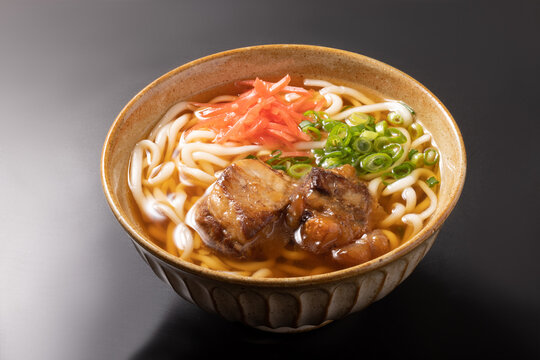 ［沖縄県］ソーキそば