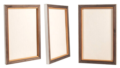 Obraz premium Three empty canvas painting frames with wooden border from different angles isolated on transparent background