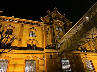 Stadt Zürich - Mühle Tiefenbrunnen, öffentliches Kulturhaus - Schweiz beleuchtet in der Nacht