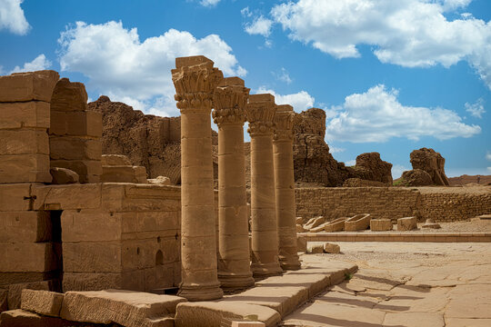 coulms of ramsis temple