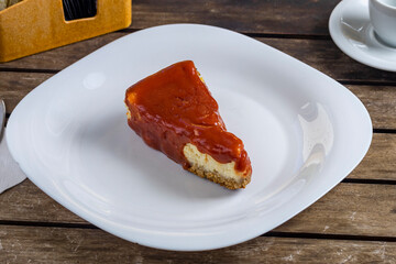 cheesecake with strawberries