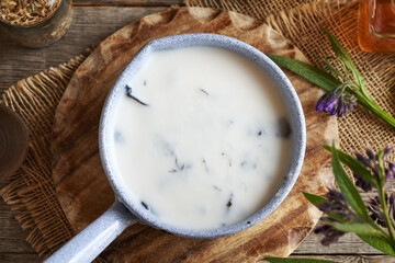 Preparation of homemade comfrey root ointment with rendered pork lard
