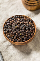 Organic Dry Raw Black Peppercorns