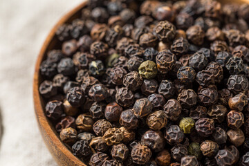 Organic Dry Raw Black Peppercorns