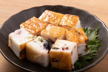 蒸し焼きかまぼこ　たこ　わかめ焼き