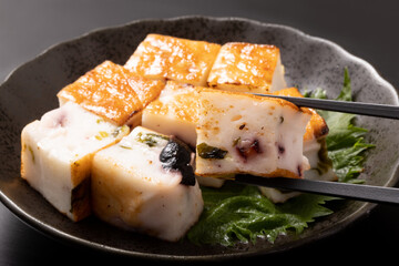 蒸し焼きかまぼこ　たこ　わかめ焼き