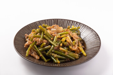 牛肉とにんにくの芽炒め