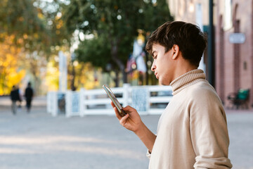 Scrolling Phone City