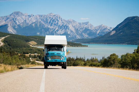 motorhome on scenic route
