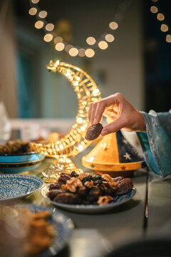 Iftar Food Display with Festive Ramadan Decor