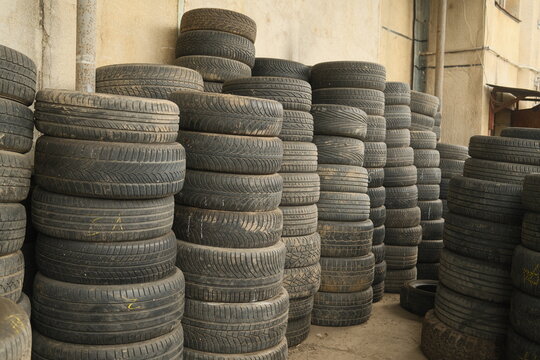 Piles of used tyres