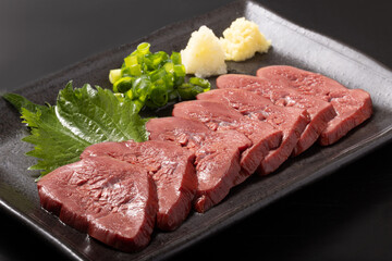 馬刺し　燻製