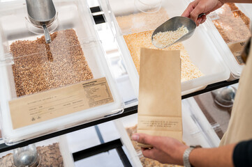 Zero waste shopping: bulk grains in sustainable packaging