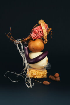 Aliments and synthetic packaging