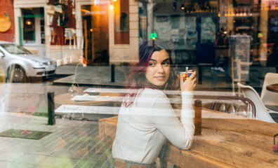  CafÃ© reflections moment