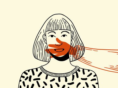 Smiling woman with mouth shut