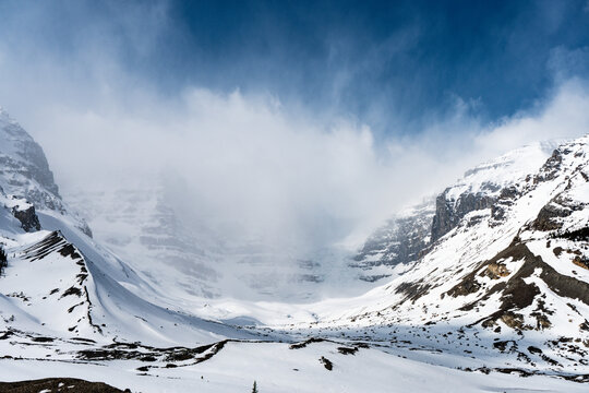 Mountain landscape in the national park. Columbia Icefield, Alberta, Canada
