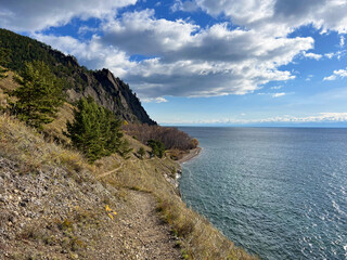Scenic autumn landscape of lake baikal: stunning natural beauty and tranquil hiking trail in siberia