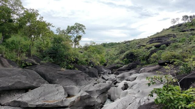 moon valley, a place similar to the moon, vale da lua em alto para&iacute;so de go&iacute;as