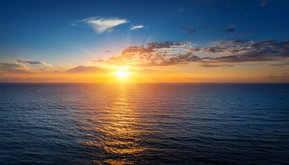 Obraz premium beautiful sunrise over the sea horizon