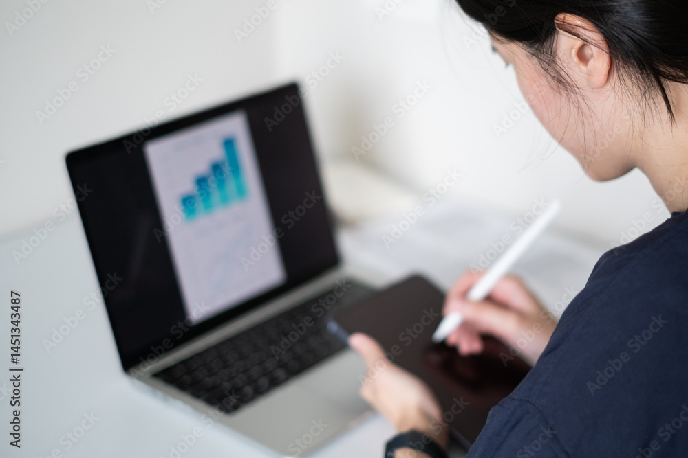 Aufkleber business person working on tablet chart graph data analysis office computer hand digital technology 