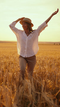 Multi Screen Vertical Slideshow