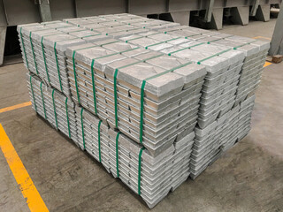 Zinc aluminium alloy material for industrial production