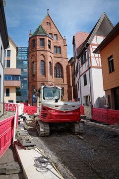 Strassenbauarbeiten in der historischen Altstadt von Bretten in Baden-Wuerttemberg