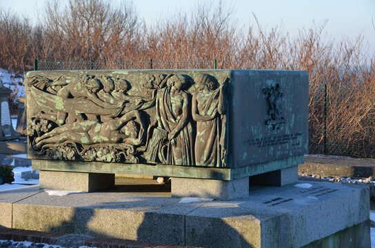 Tombeau du compositeur Albert Roussel au cimeti&egrave;re marin de Varengeville-sur-Mer