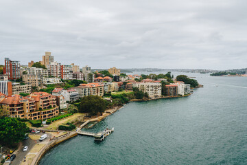 Obraz premium Wideshot of kirribilli with the Jeffrey Street Wharf in Sydney Harbour, NSW, Australiain Sydney Harbour, NSW, Australia