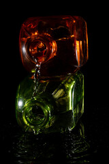 Agua embotellada en envase de vidrio 