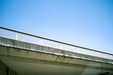 橋と空