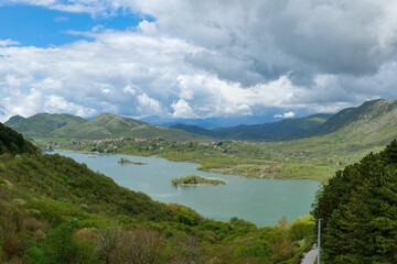 Obraz premium A lake in the mountains of Campania, Italy.