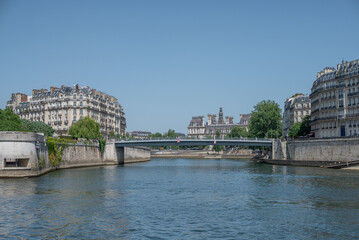 Le fleuve de la Seine dans la ville de Paris en France