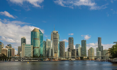 BRISBANE, QUEENSLAND, AUSTRALIA. 25th February 2025, Brisbane CBD landscape., Green point bridge...