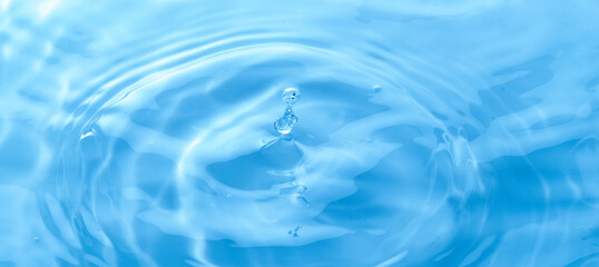 美しい水滴のアクション	