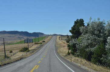 Naturaleza salvaje y carretera sin fin en la Patagonia chilena.