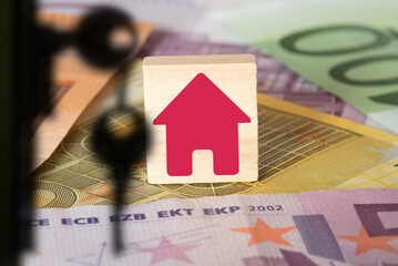 Keys to an apartment and euro bills