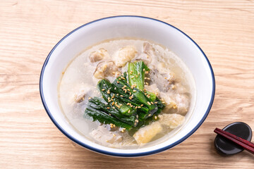 鶏肉と小松菜のスープ