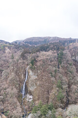 大分県の巨大な吊り橋から見る雄大な自然